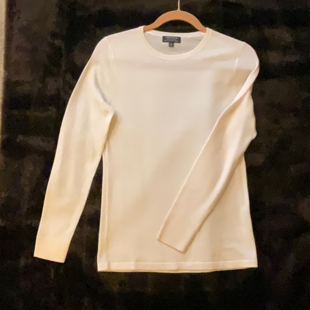 Crew neck light weight cream sweater